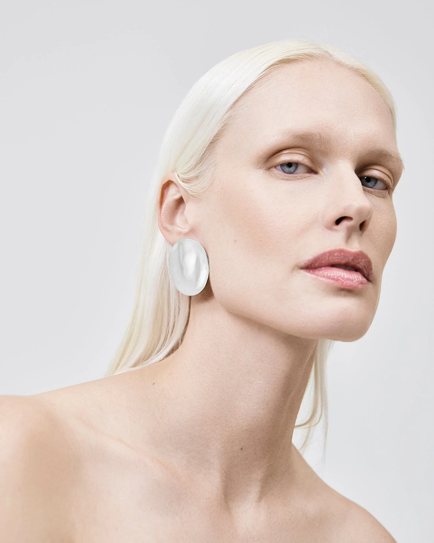 The Disc Earrings - Silver - Image 4