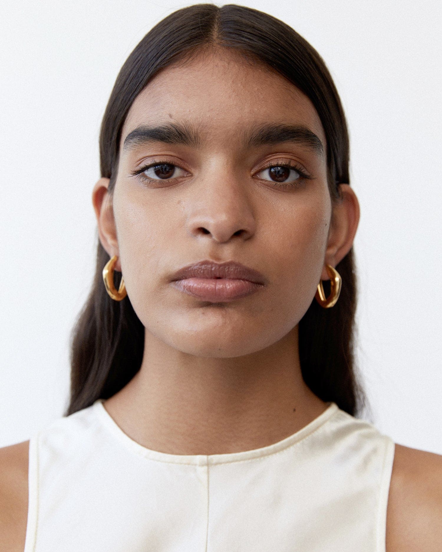 The Hoop Earrings - Gold - Image 7