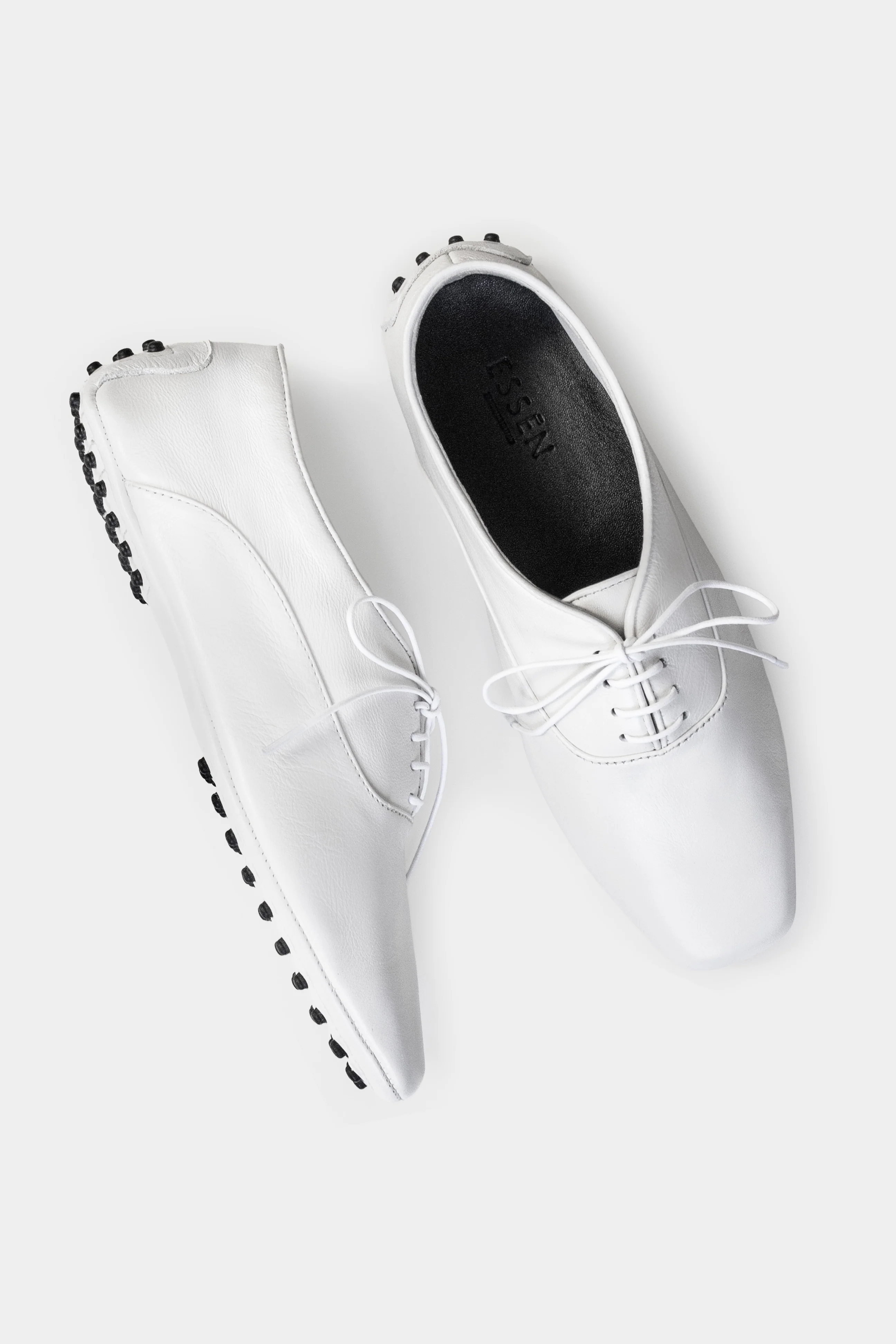 The Derby Driver - White - Image 4