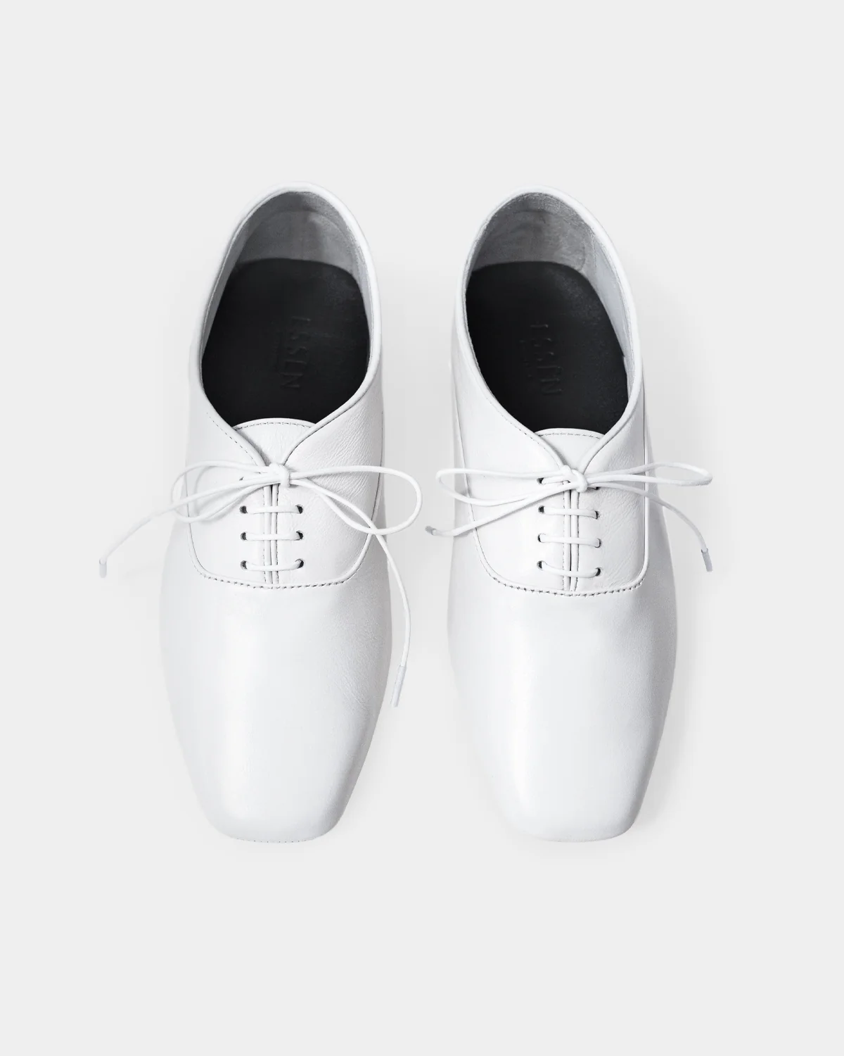 The Derby Driver - White - Image 5