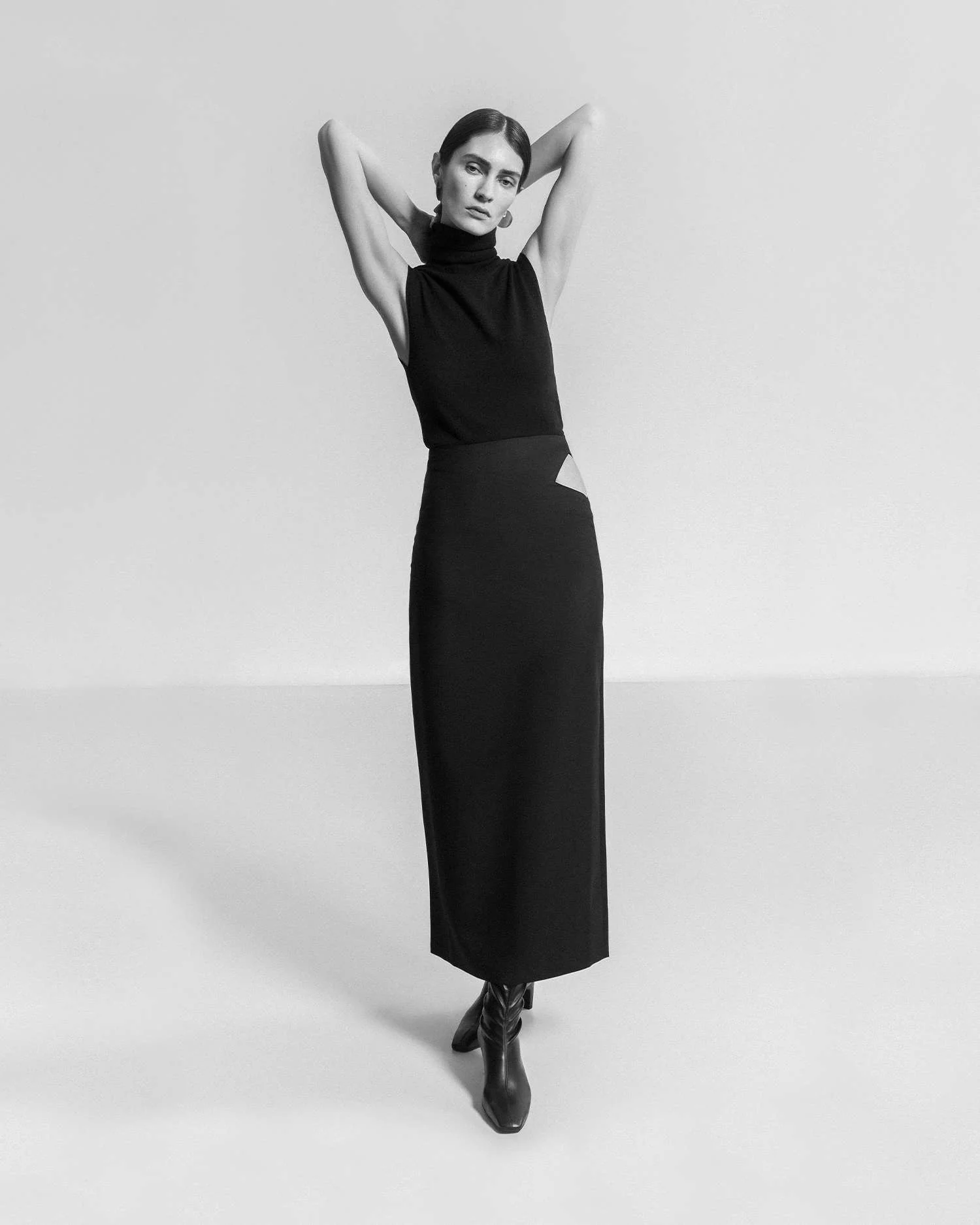 The Glove Boot - Black - Image 9